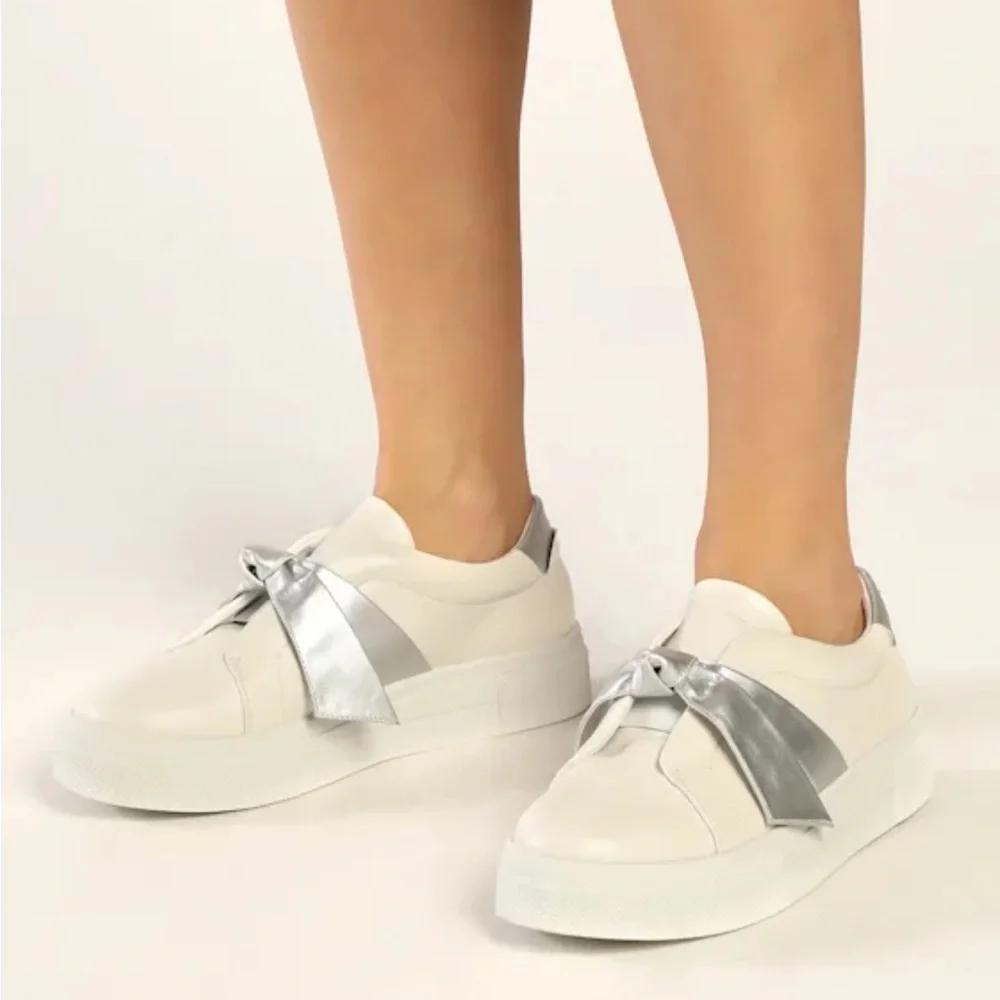 Calissa‎ Silver Bow Flatform Sneakers